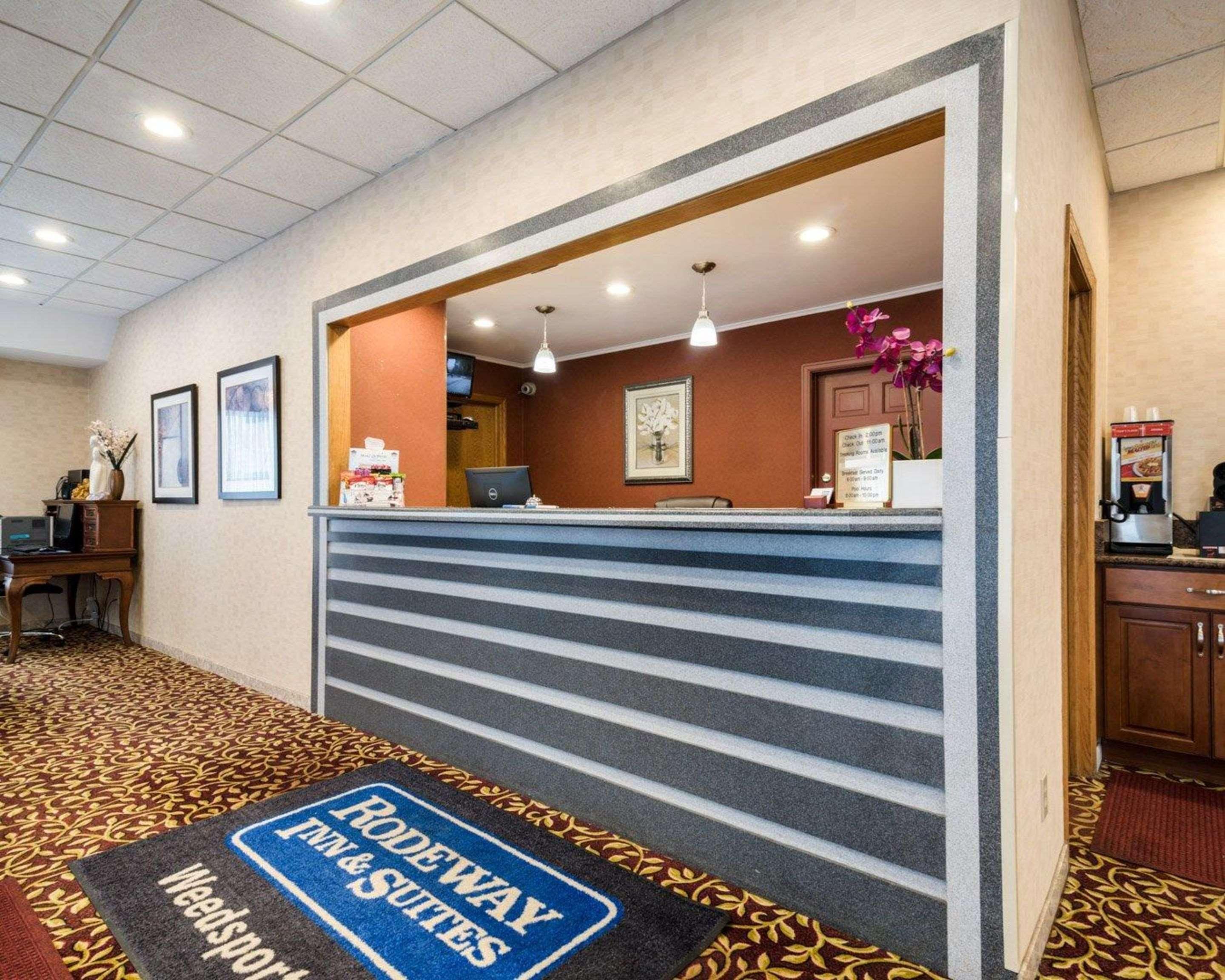 Rodeway Inn Weedsport Exterior foto